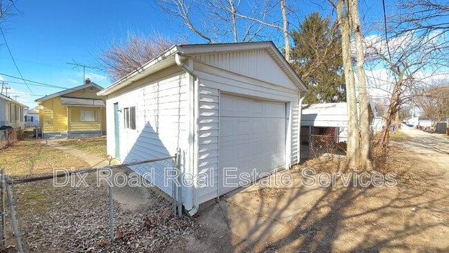 Building Photo - 306 Hudson Ave