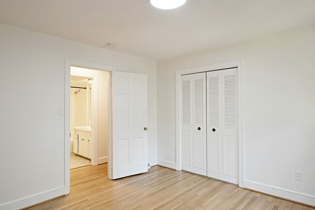 Building Photo - Move-in Ready & Pet-Friendly Rental Near Shops at Stonefield