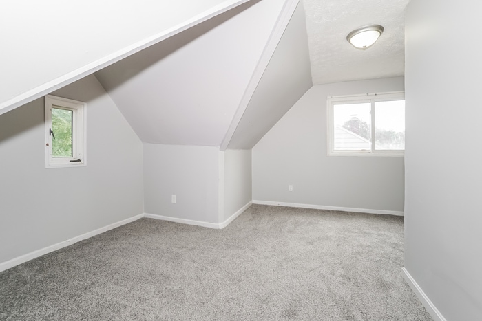 Building Photo - 790 E 258th St