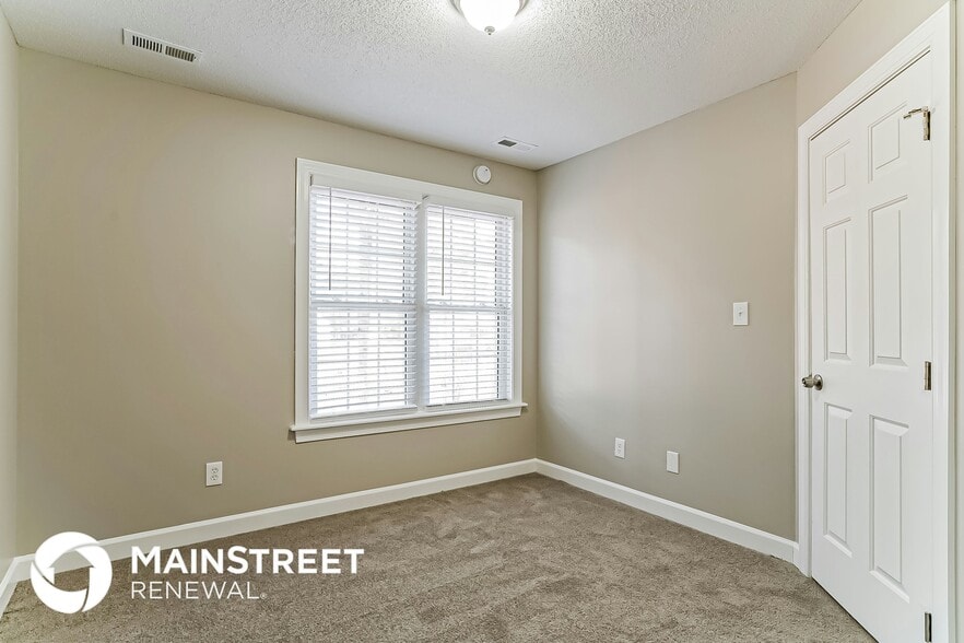 Building Photo - 1005 Strobus Ct