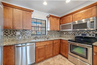 Building Photo - 167 NW 115th Terrace