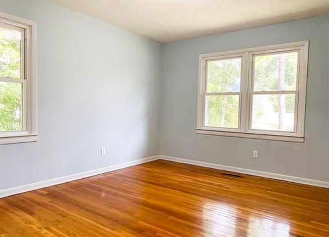 Building Photo - 3 Bed 2 Bath in Jville!