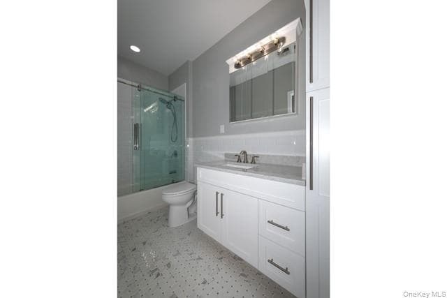 Building Photo - 1 Charles Pond Dr