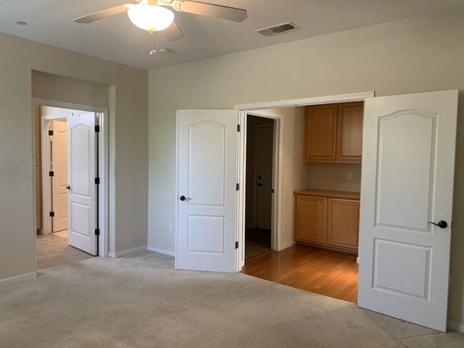 Building Photo - Rare opportunity to rent in the Eskaton Village in Placerville!