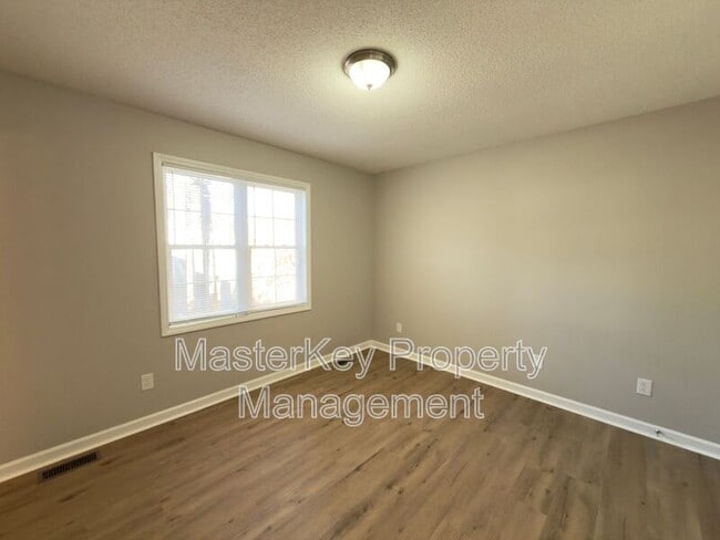 Building Photo - 1101 Amber Acres Ln