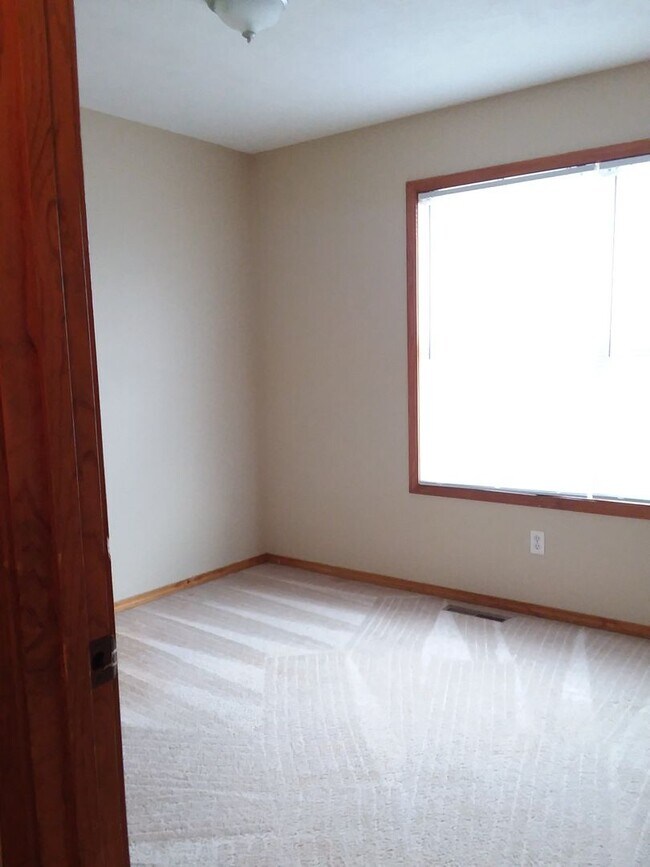 Building Photo - 4 Bed 3 Bath house for rent!!