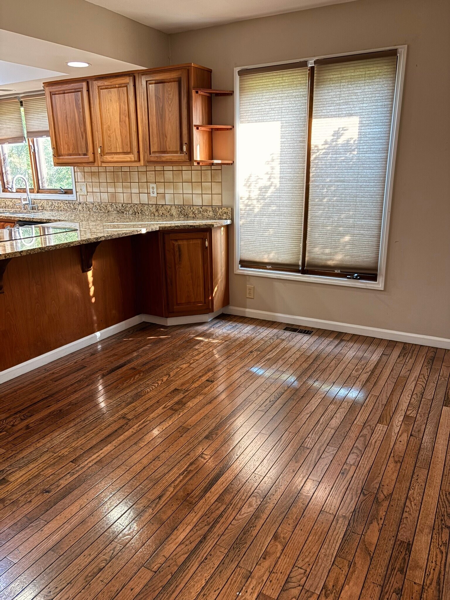 Building Photo - 5990 Kirkwall Ct W