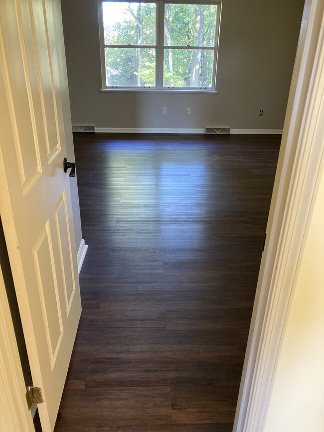 Main Bedroom - 1513 Country Rd