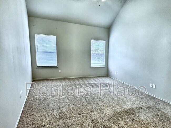 Building Photo - 821 W Elmira St