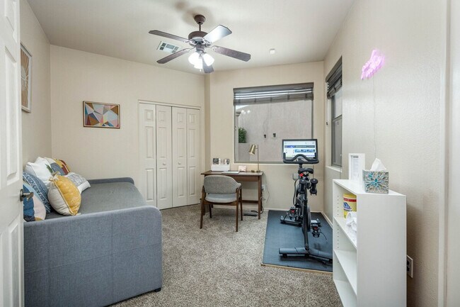 Building Photo - 2711 Sunrise Point Rd