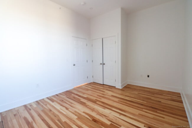 Building Photo - 253 State St