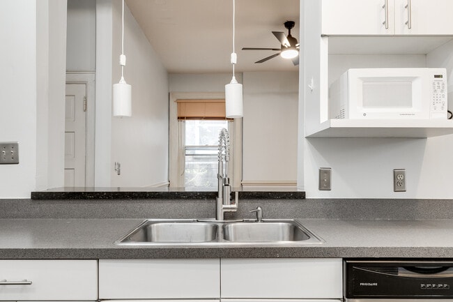 Looking Through Pass Through - 1809 Park Ave