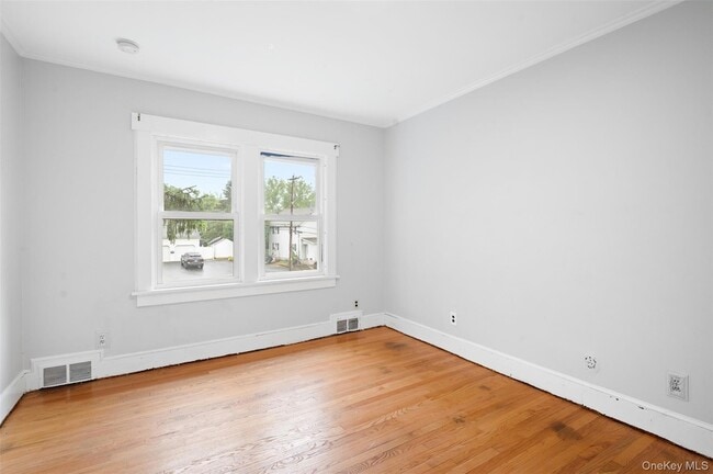 Building Photo - 5 Lincoln St