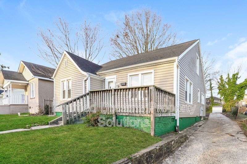 Building Photo - 2912 N Glenn Ave