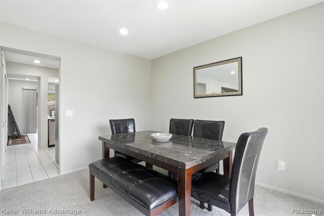 Building Photo - 5271 Wright Way E