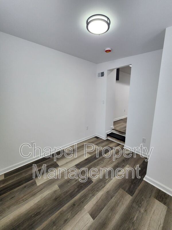 Building Photo - 5012 W Stiles St