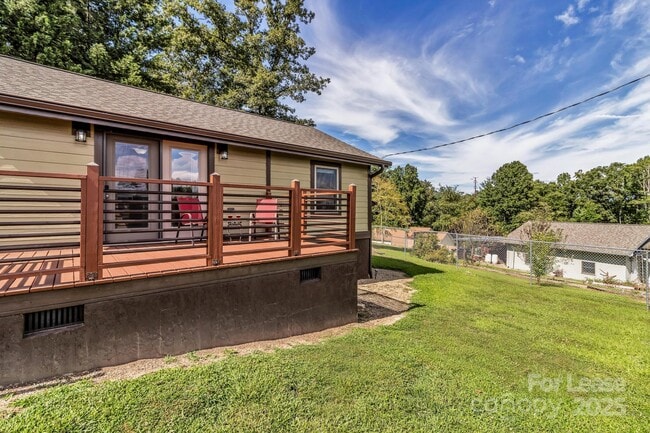 Building Photo - 150 Oak Hill Rd