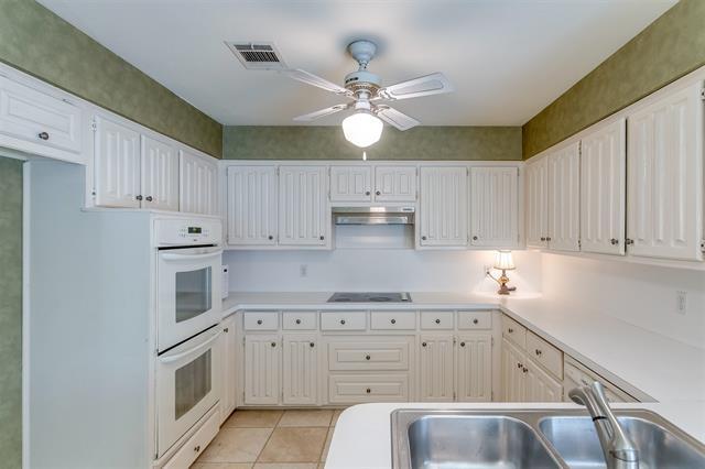 Building Photo - 208 Simmons Dr