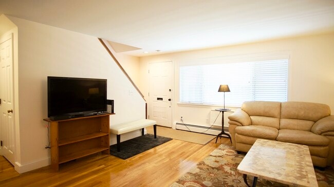 Building Photo - 148 Cypress St