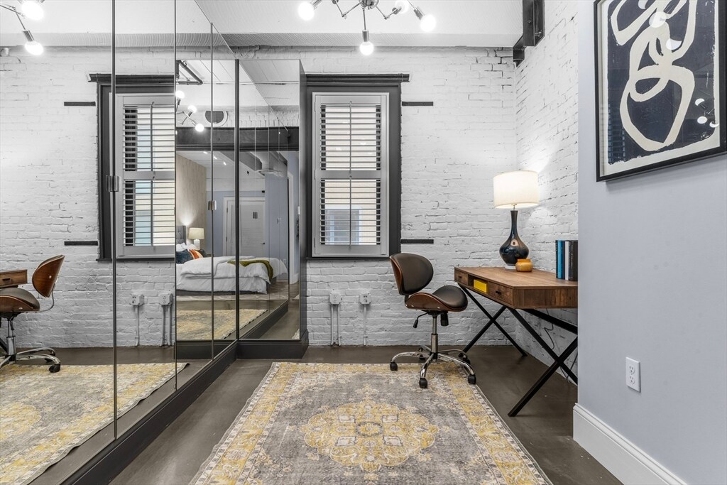 Building Photo - 90 Wareham St