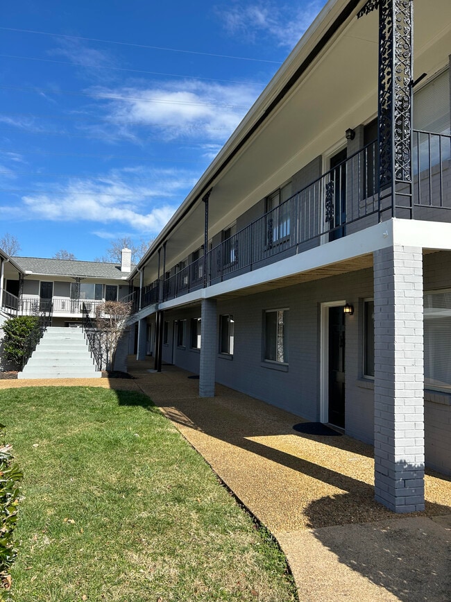 Building Photo - Crestview Apartments