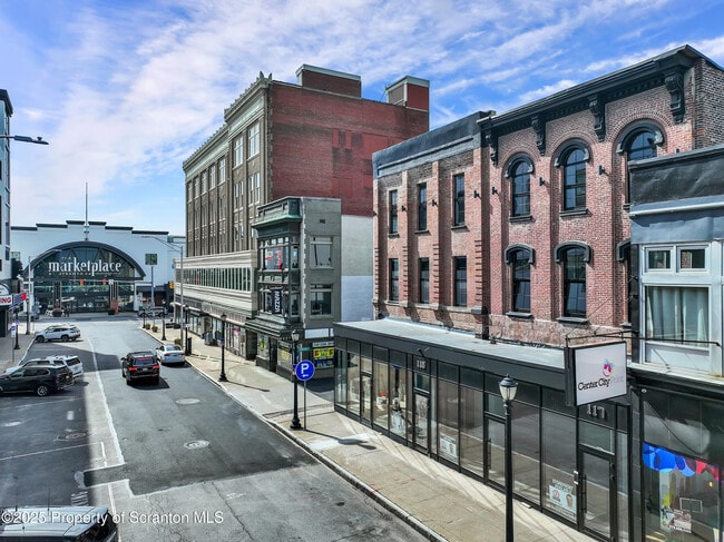 Building Photo - 117.5 Penn Ave