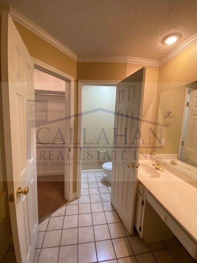 Building Photo - Cabot 3 bedroom with extra garage