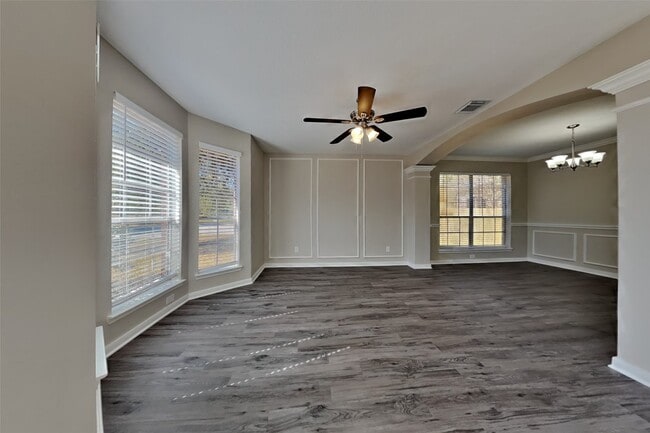 Building Photo - 727 Pateway Ct