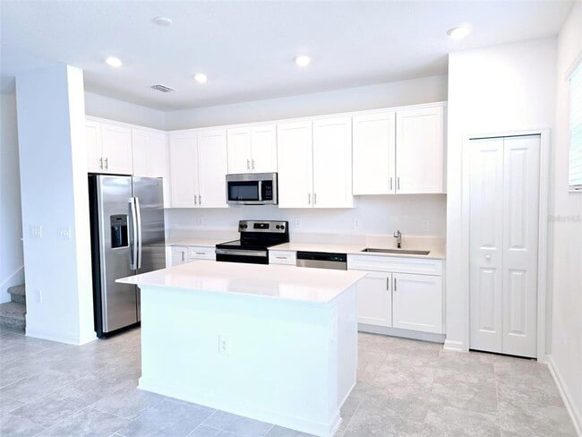 Building Photo - 7649 Stone Crk Trl