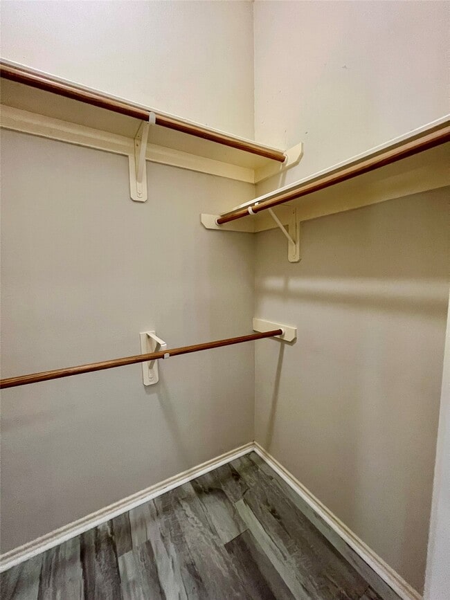 Building Photo - 3210 Blue Bonnet Dr