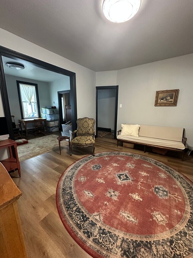 Building Photo - Lebanon City 3 bed- small dog allowed