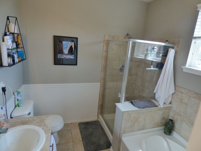 Building Photo - 15470 Canyon Rim Dr