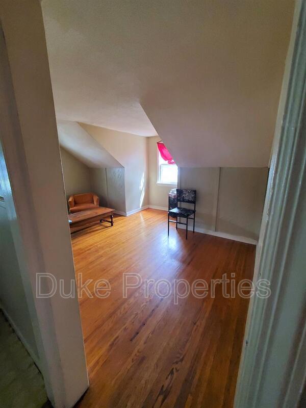 Building Photo - 183 Rockview Terrace