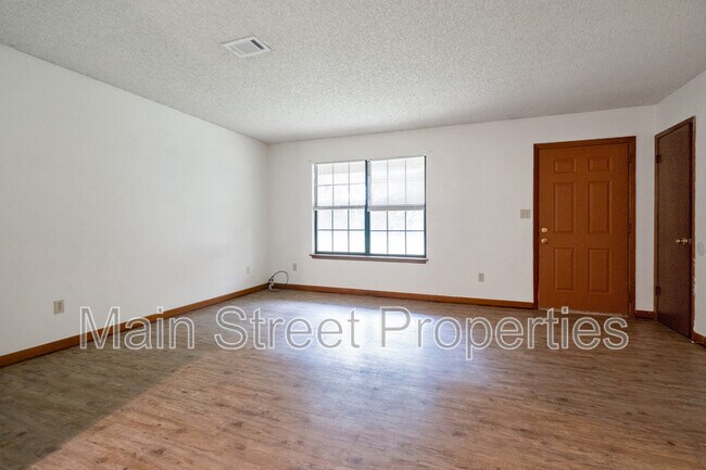 Building Photo - 8060 Winodee Rd