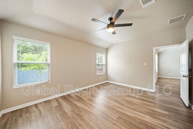 Building Photo - 14947 Cheshire Way