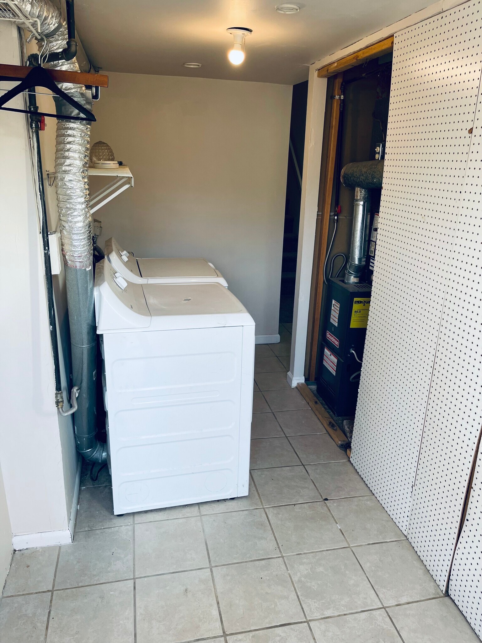 Laundry - 7958 Langdon St