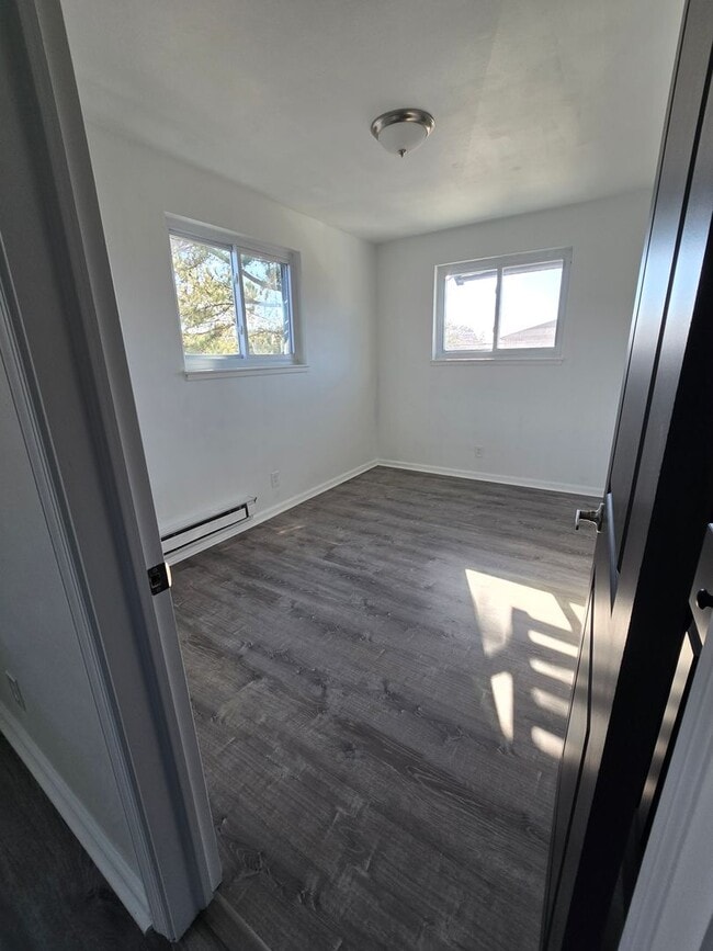 Building Photo - LIT1026-BWS/DH