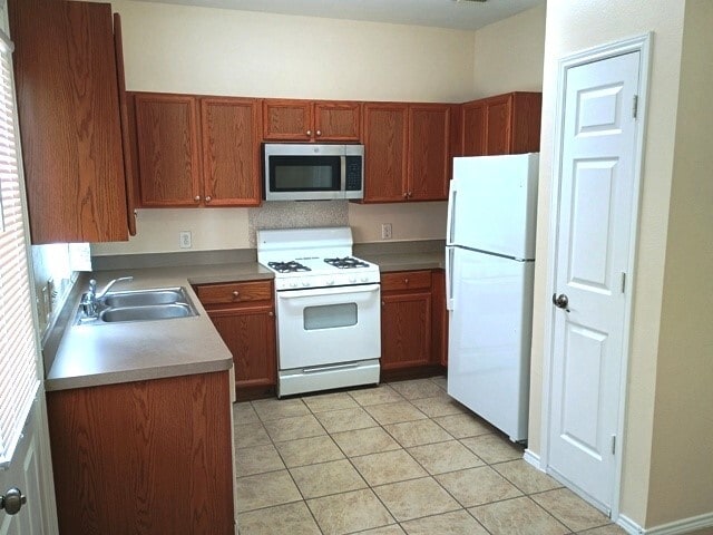 Building Photo - 23862 Pebworth Pl