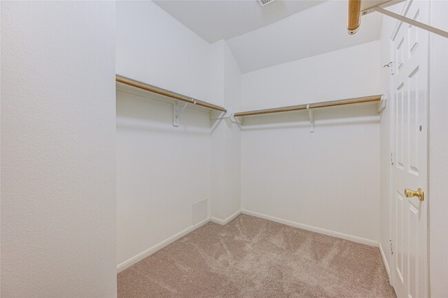 Building Photo - 21735 Oakbridge Park Ln