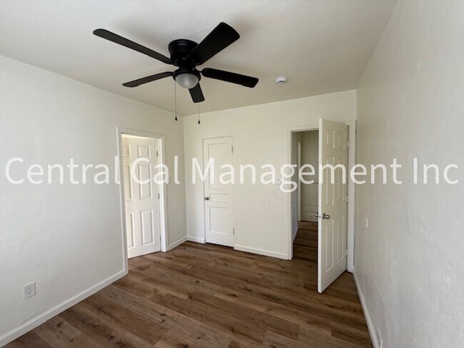 Building Photo - 517-521 Sycamore Ave