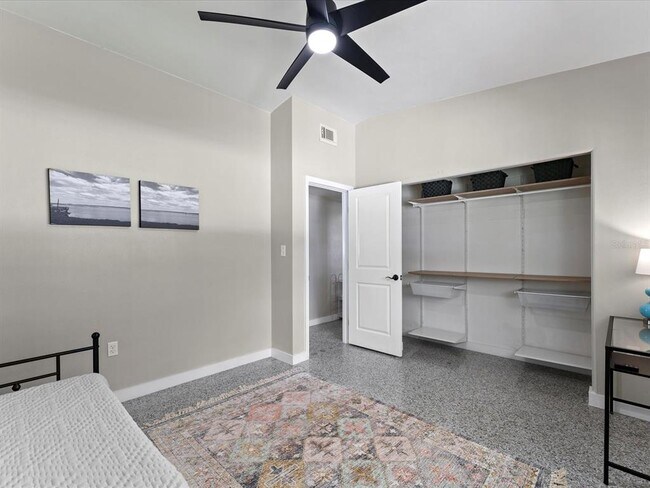 Building Photo - 600 Lakeshore Blvd