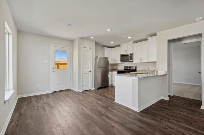 Building Photo - 15866 Berry Hl Dr