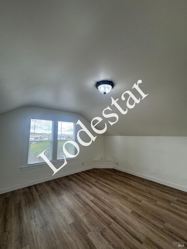 Building Photo - 302 Carolina St