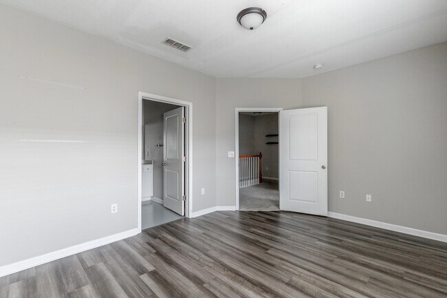 Building Photo - 6105 Regency Ct