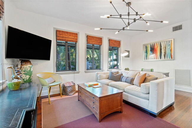 Building Photo - 2330 Prairie Ave