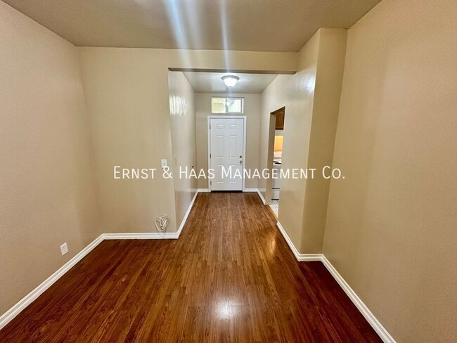 Building Photo - Amazing East Village Apartment Home in Pri...