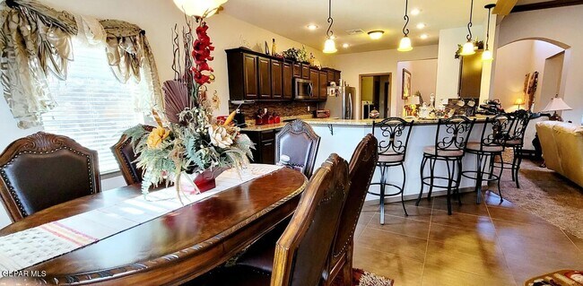 Building Photo - 13212 Emerald Hills St