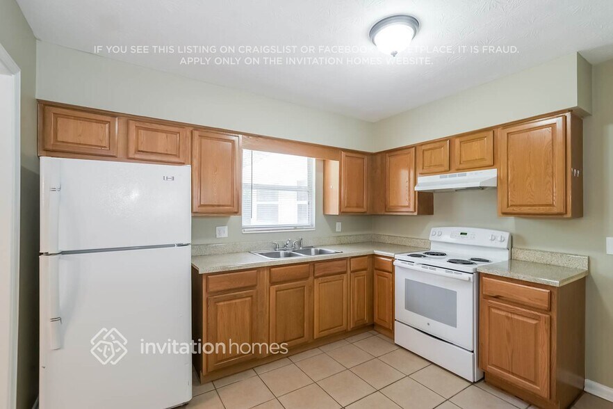 Building Photo - 1116 Willow Ln