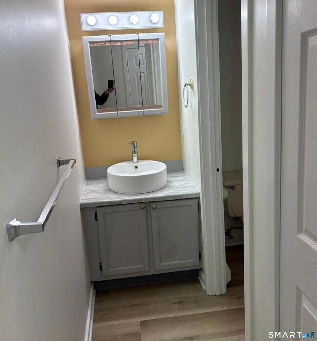 Building Photo - 295 Redstone Hl Rd