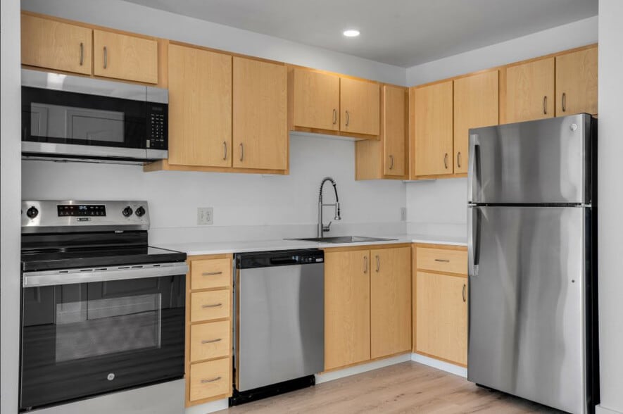 Building Photo - Eastwood Apartments